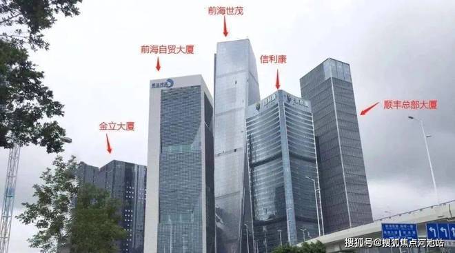 招商领玺四期的花园独具特色与优势。整个小区采用围合式布局(图8)