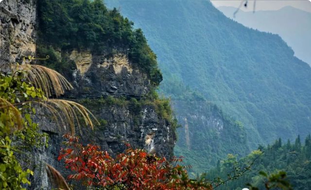 重庆石柱低调的挂壁水渠人工开凿又险又美未经开发旅游慎入(图5)