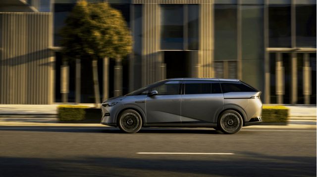 2025小鹏X9科技升舱！3598万起售携前沿技术拓全球版图(图14)